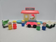 Vintage Fisher Price Little People Beauty Salon Complete With Extras