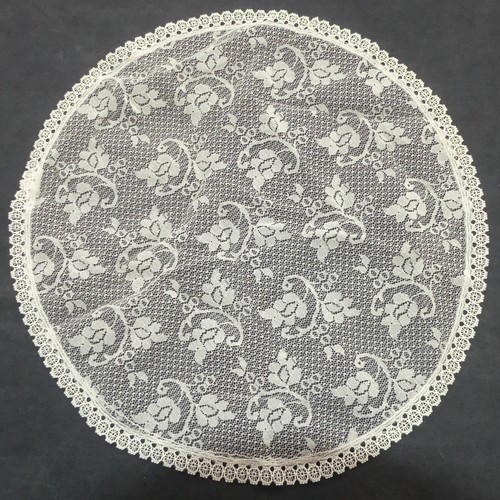 Napperon rond ancien dentelle