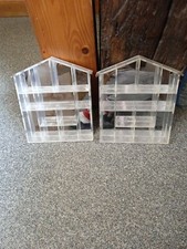 Paire de vitrine a accrocher a