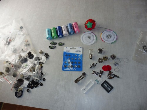 Lot anciens accessoires de - lot,