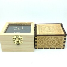 2 PETITES BOITES A MUSIQUE EN BOIS