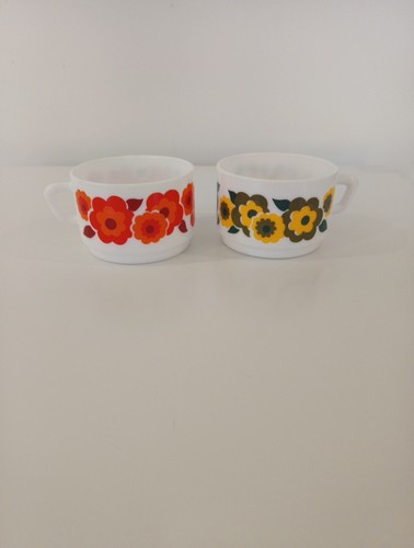 Lot tasses vintage - de, 2