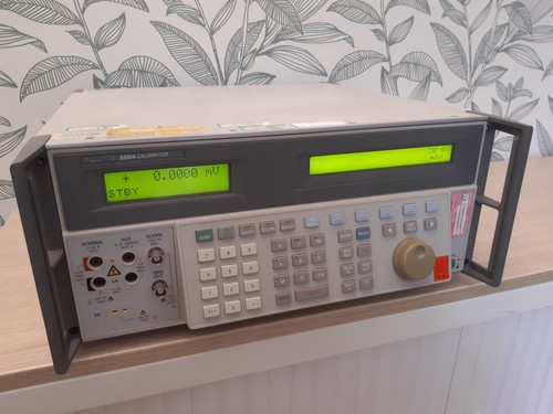 Calibrateur multi fonction - calibrateur, multi-fonction