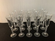 30 flûtes à champagne