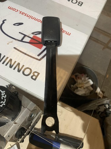 Ancrage ceinture avant gauche