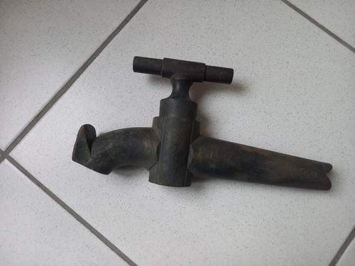 Ancien robinet bronze - ancien,