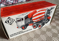 CAMION MERCEDES TOUPIE BETON