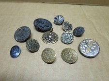 Ensemble de 12 anciens boutons