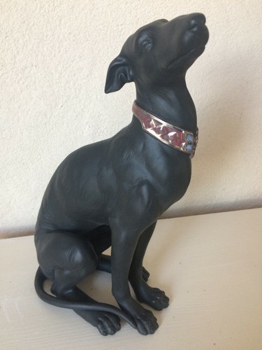 Statuette lévrier porcelaine