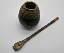 ANCIENNE CUILLÈRE / CALEBASSE A MATÉ ET BOMBILLA EN CUIVRE ET LAITON ? SIGNÉ 