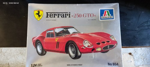 Maquette italeri ferrari - de, la