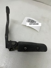 YAMAHA SR 400 SR 500 1997 RH RIDERS PEG & BRACKET GENUINE OEM LOT33 33Y29458