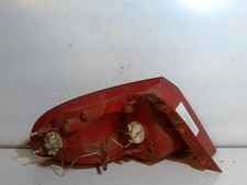 Feu arriere principal droit