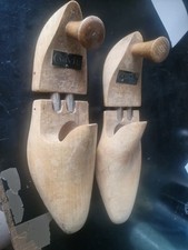1  paire d'anciens embauchoirs bois formes à chaussures - CARVIL 