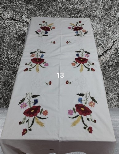 Nappe blanche fine - blanche, brodée