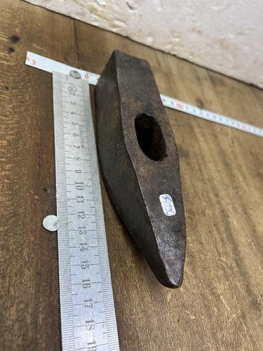 Outil ancien marteau taillant - outil,