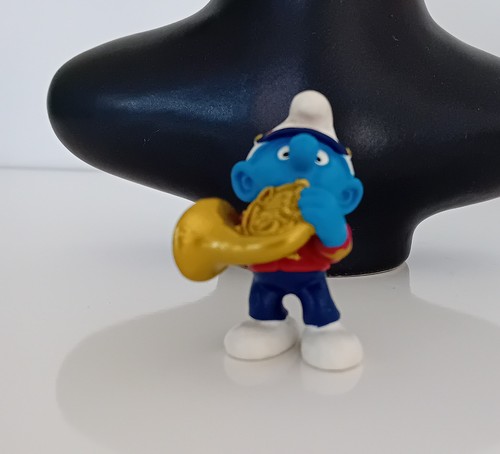 Schtroumpf avec cor ténor - ,