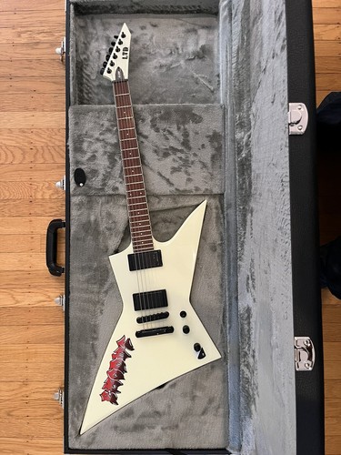 Exodus ltd guitar white - white, staged