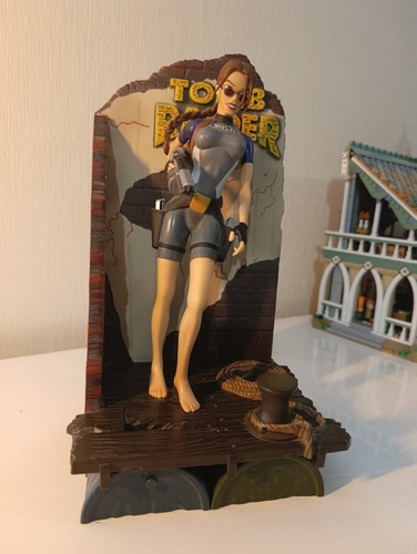 Playmates toys figurine - playmates,