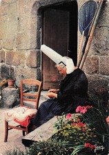 29 LA BRETAGNE BRODEUSE DU