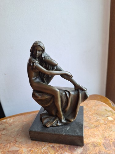 Joli statue bronze sur - joli,