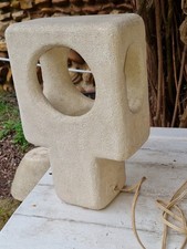 LAMPE EN PIERRE SCULPTEE D