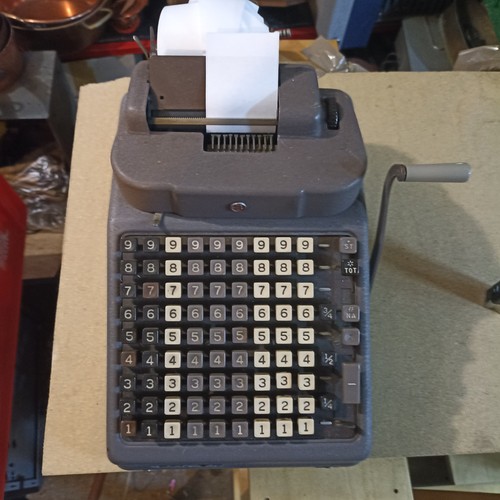 Ancienne machine calculer - ancienne,