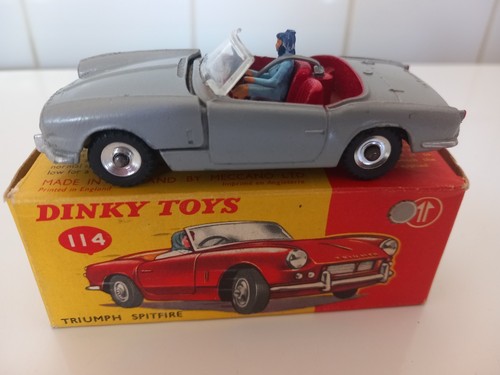Dinky toys triumph spitfire - dinky,