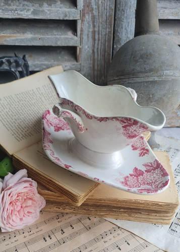Ancienne sauciere terre fer - ancienne,
