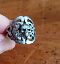 BAGUE FEMME A TETE DE MORT ET