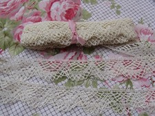 640cm de  dentelle aux fuseaux