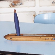 Ancienne navette de métier à