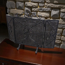 Pare-feu cheminée ancien en fonte 3 volets articulés motifs croisés forgés main