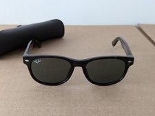 Pre-Owned Ray-Ban RB2132 New Wayfarer 901 Black Green 55-18 Sunglasses w/ Case