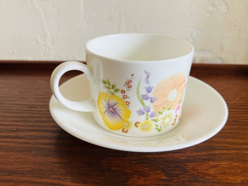Soucoupe tasse bouquet - , d'été