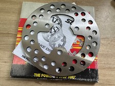 UN DISQUE DE FREIN ARRIERE