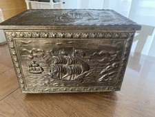 Coffre à charbon ancienne fer