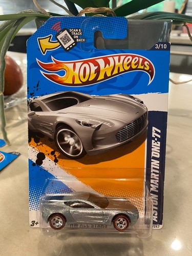 2012 hot wheels aston - hot,
