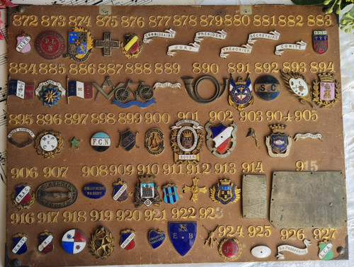 Anciennes insignes emaillees - anciennes,