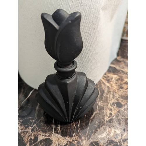 Vintage matte black tulip - black,