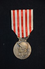 MEDAILLE COMMEMORATIVE GUERRE
