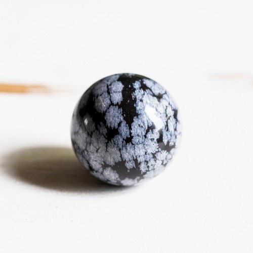 Boule obsidienne flocon mm - obsidienne,