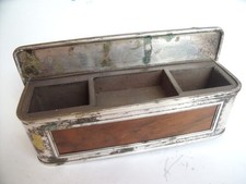 cantine d'automobile ancienne