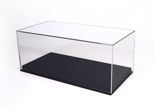 Vitrine plexiglas avec socle