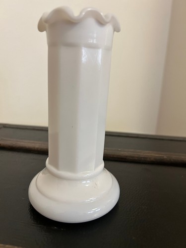 Opaline blanche ancien vase - opaline,
