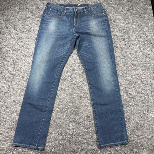 Levis demi curve - levis,
