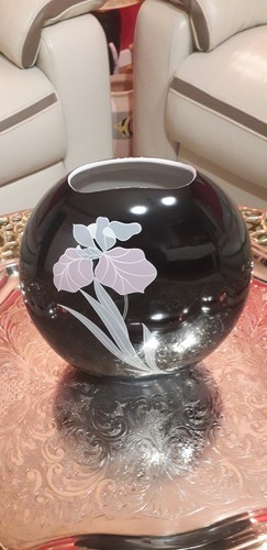 Vase noir decor floraux en - À,