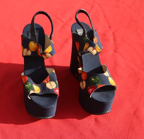 Pieds plateforme femme - nu,