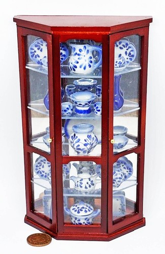 Vitrine acajou remplie - en,