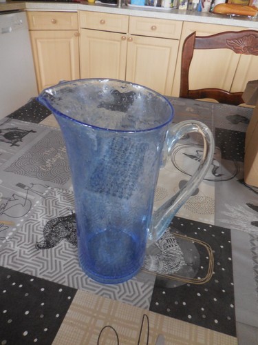 Broc pichet bullé bleu - /,